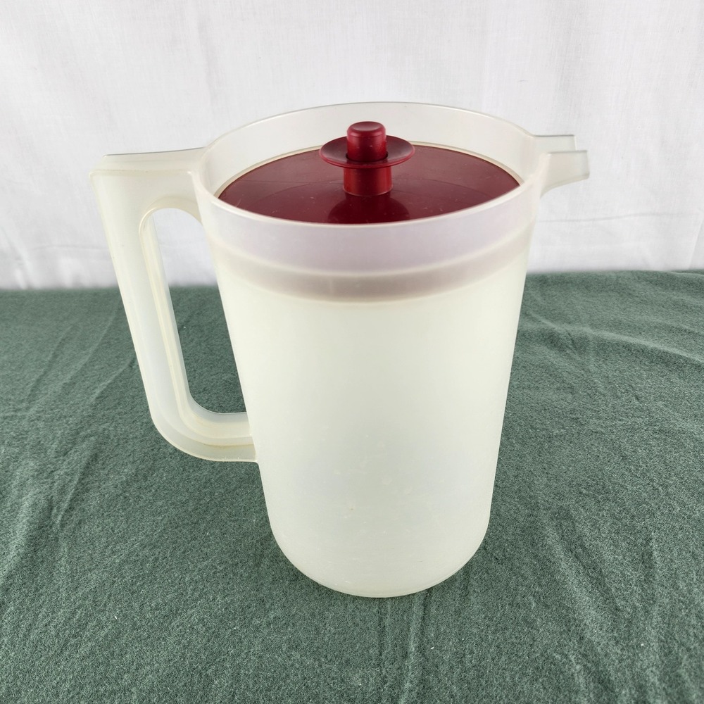 Tupperware 2‎ Quart Clear Pitcher with Red Lid 1676 Vtg 80s Retro Water Pitcher